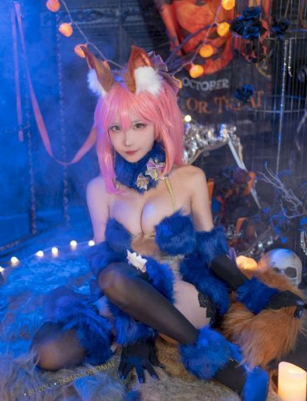 双人床上打扑克激烈摇床全过程